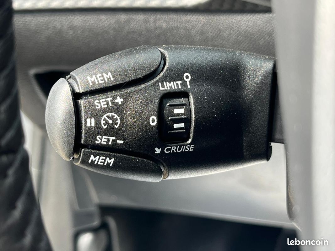 PEUGEOT 208 1.2 PureTech 100 SS BVM6 Active Pack TVA RECUPERABLE (image 13)
