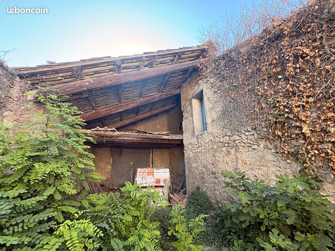 Maison 7 pièces 145 m² · à Lapalud · 145 m² · 140 000 €
