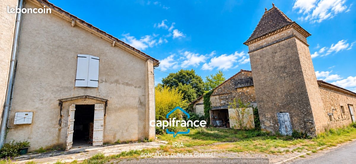 Maison 5 pièces 400 m² · à Aiguillon · 400 m² · 62 000 €