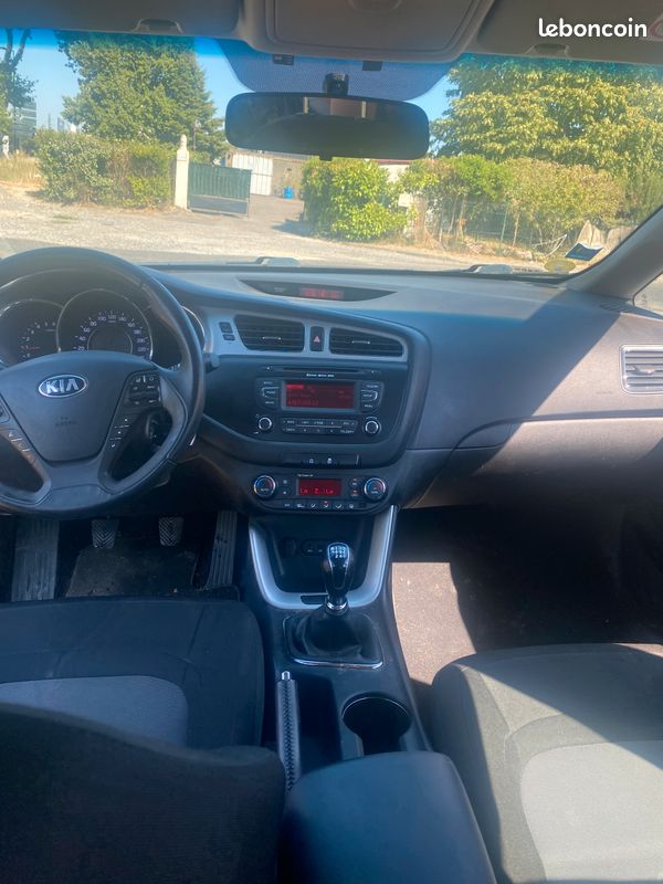 Kia ceed ii sport wagon sw prenium 1.6 crdi 16v 128 cv (image 2)
