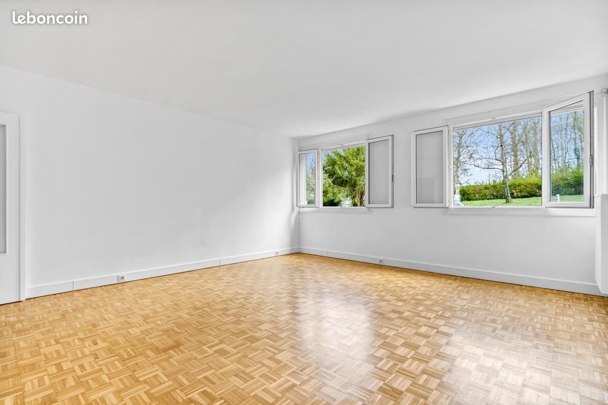 Appartement 5 pièces 105 m² · à Ville-d'Avray · 105 m² · 1 987 €