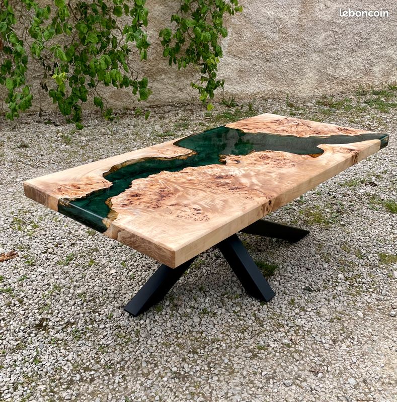 Table d'appoint pliante en résine grise 17 po
