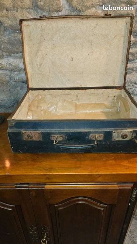 Valise ancienne bleue années 40/50 – patine authentique (image 3)