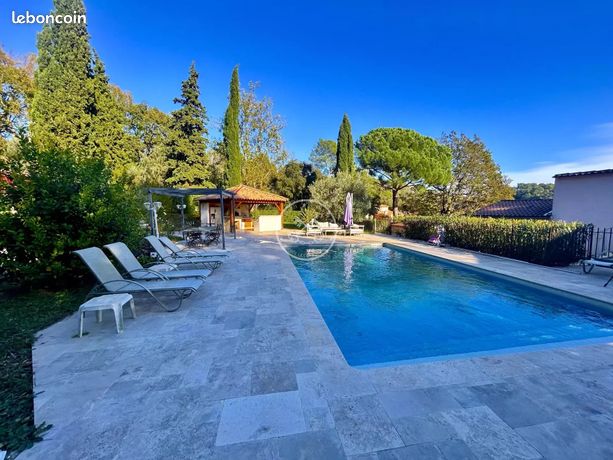 Villa 8 pièces 176 m²