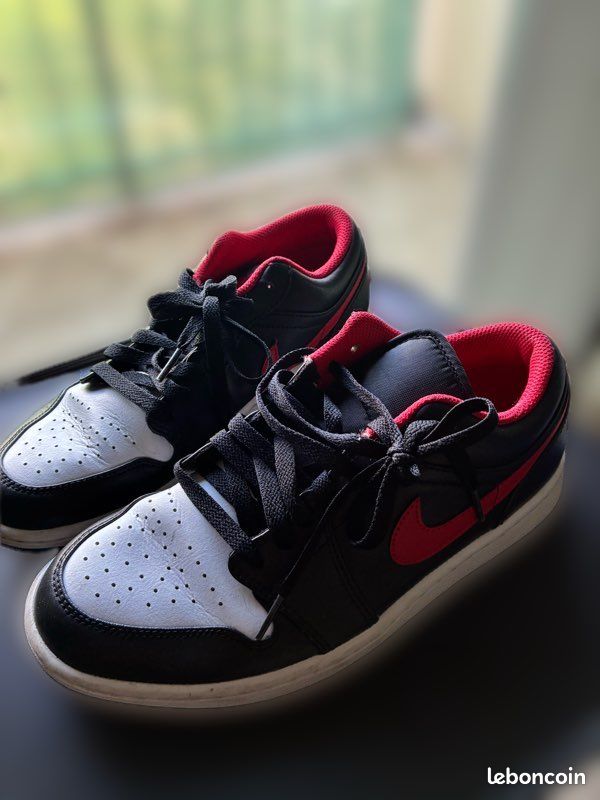 Jordan 1 low (image 1)