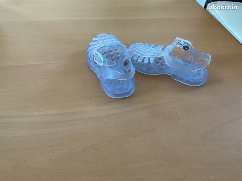 Sandales plastique T23 Neuves (image 3)