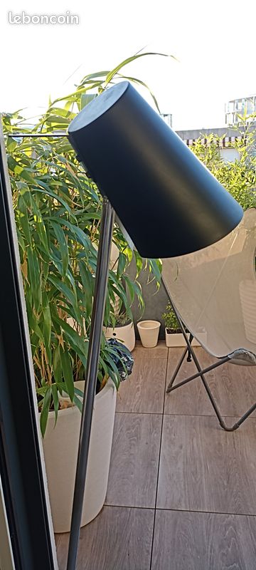 Lampe sur pied (image 1)