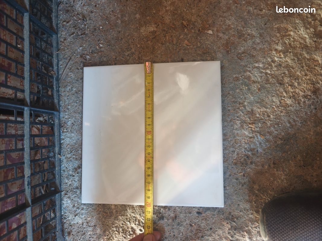 Faience blanche 20x20 ep7 2.4m2 (image 2)