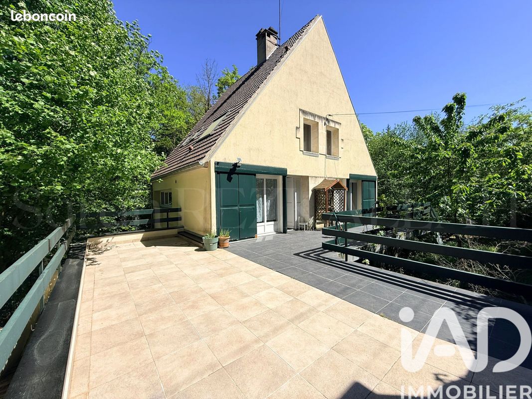 Maison 6 pièces 169 m² · à Chantilly · 169 m² · 625 000 €