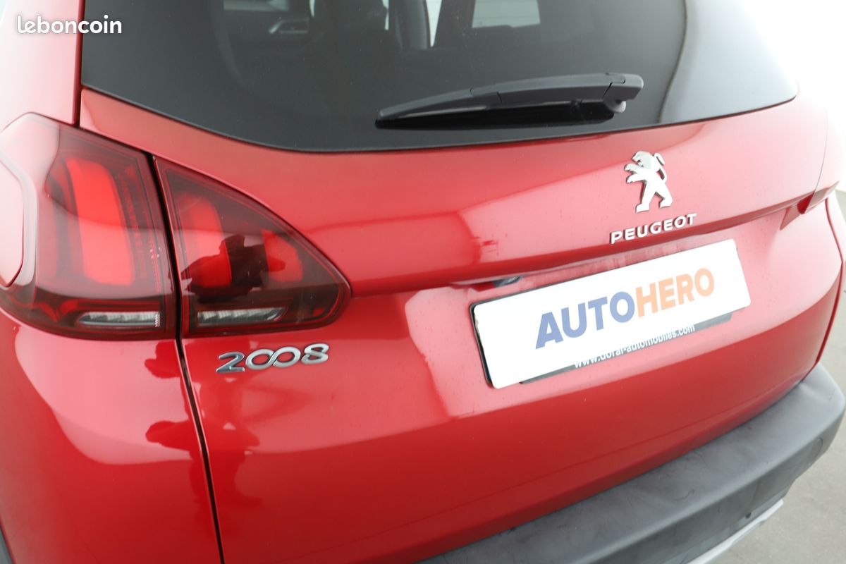 Peugeot 2008 1.2 PureTech Allure EAT6 110 ch (image 29)