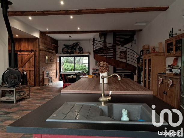 Maison 5 pièces 230 m²