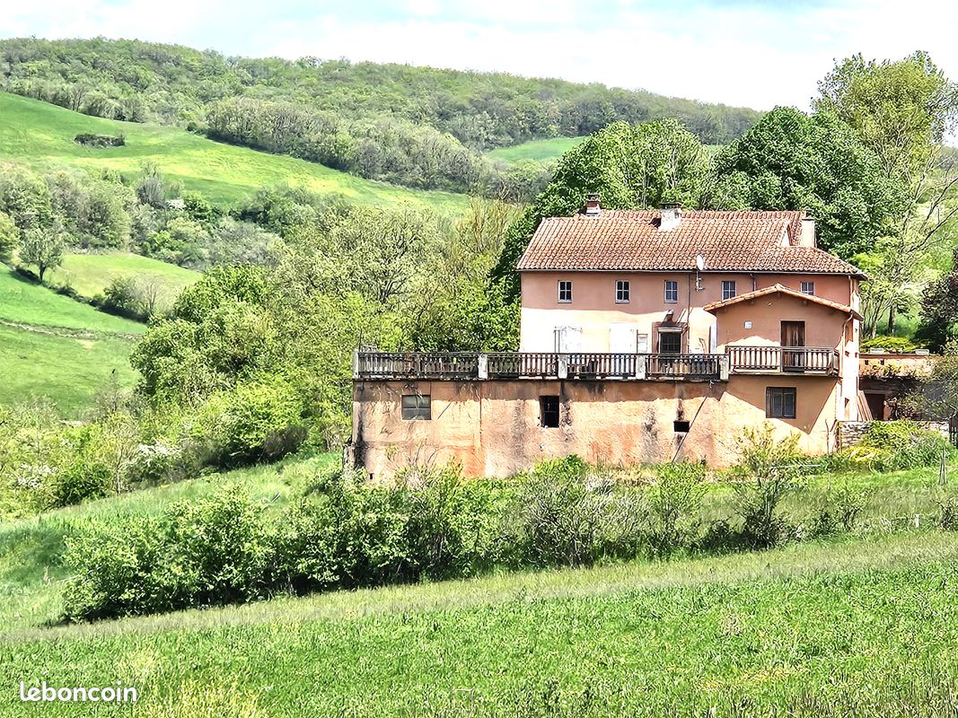 Maison 11 pièces 300 m² · à Saint-Izaire · 300 m² · 280 000 €