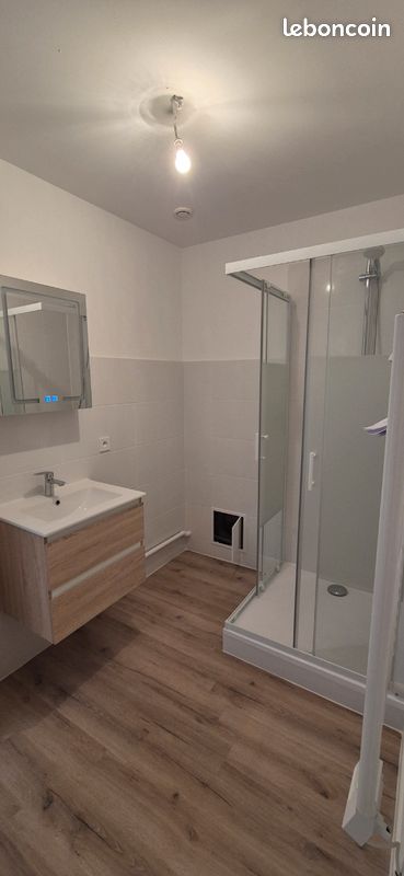 Appartement 5 pièces 90 m² · à Charmes · 90 m² · 700 €/mois