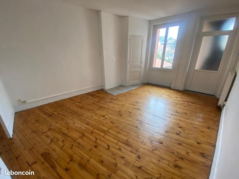 Appartement 3 pièces 76 m² · à Saint-Chamond · 76 m² · 530 €