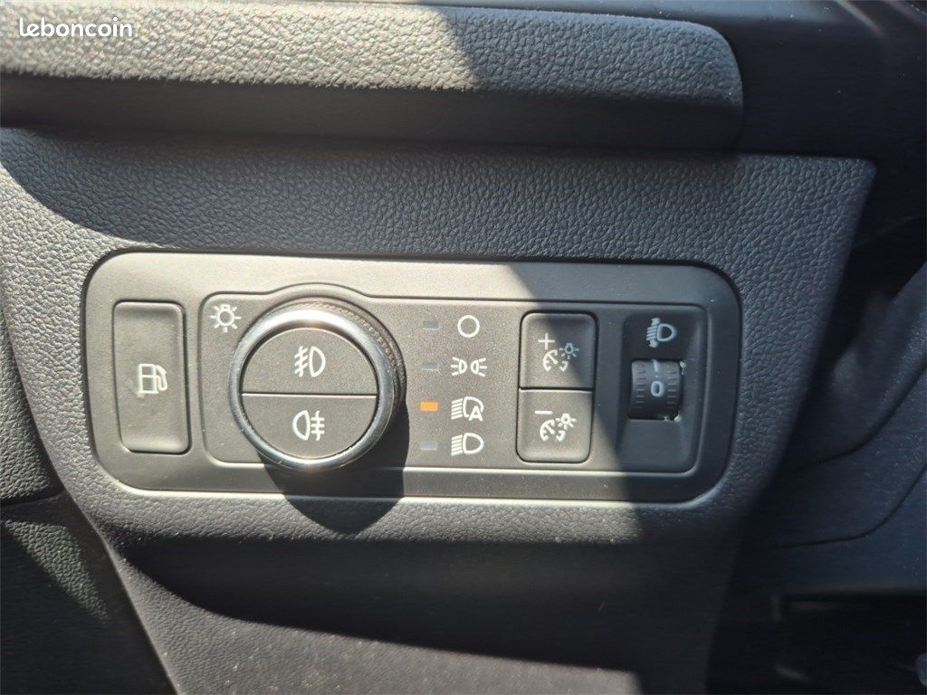 Ford Kuga III 2.5 DURATEC 225 CH PHEV POWERSHIFT ST-Line (image 16)
