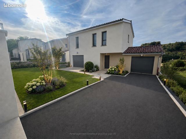 Maison 6 pièces 155 m² · à Denicé · 155 m² · 1 700 €/mois
