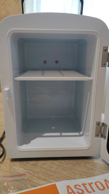 Mini frigo de chambre - Portatif 4L 12V 220V - Glacière électrique