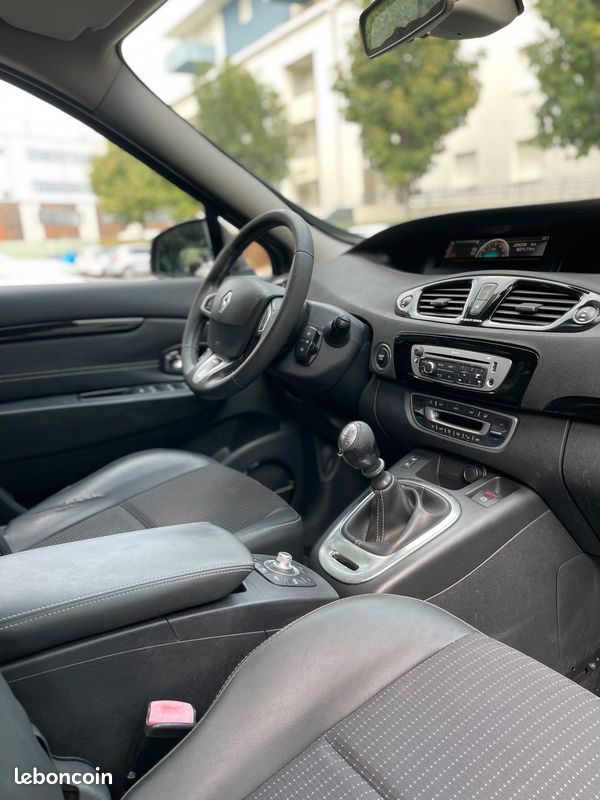 Renault Scénic III Bose 1.5 dCi 110 EDC – CT vierge (image 2)