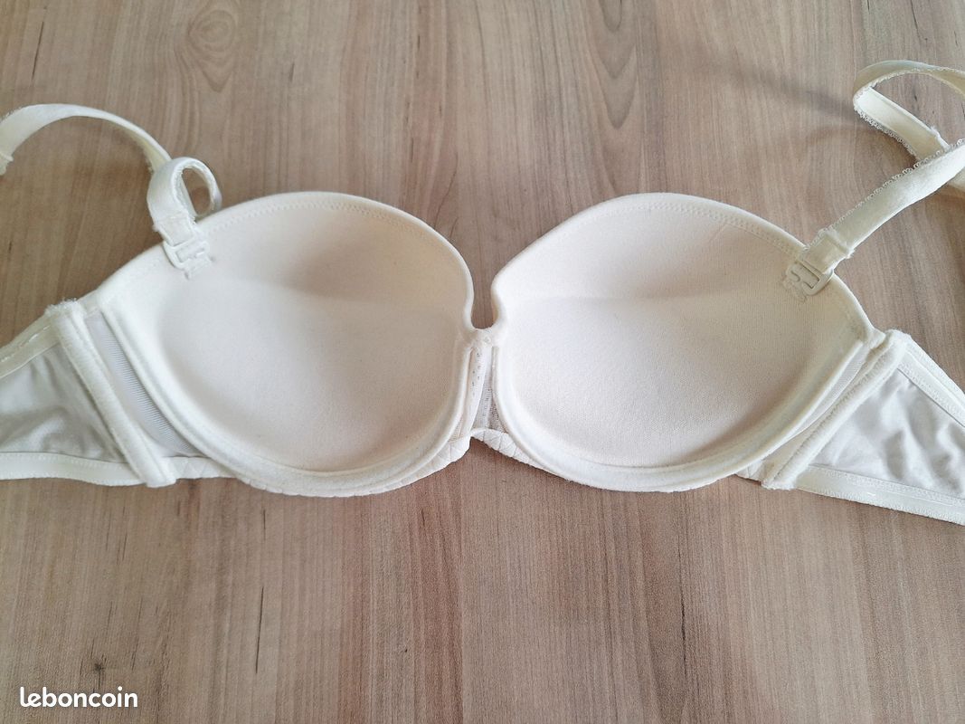 Ensemble Soutien-gorge Lise Charmel Taille 85B (70 EU, 32 US) - String, Neuf Avec étiquettes, Style Plunge