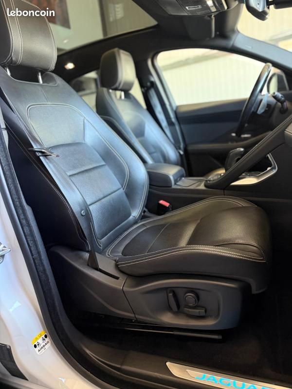 Jaguar E-PACE 2.0 D - 150 ch AWD BVA R-Dynamic SE (image 12)