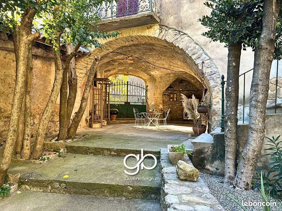 Maison 7 pièces 256 m² · à Quissac · 256 m² · 446 000 €