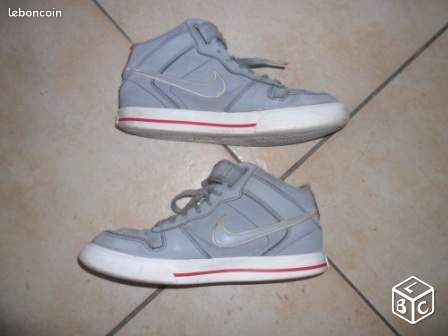 Baskets Nike grises pointure 37 (image 3)