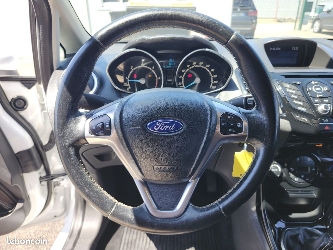 FORD Fiesta 1.5 TDCI 95ch - Titanium (image 11)