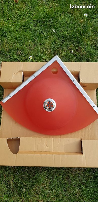 Lavabo d'angle rouge (image 2)