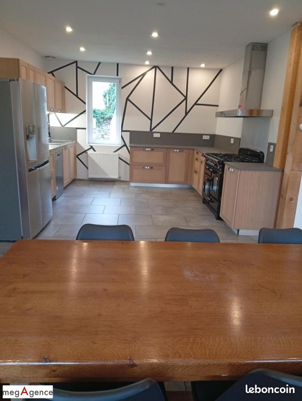 Maison 6 pièces 160 m² · à Lapalisse · 160 m² · 208 000 €