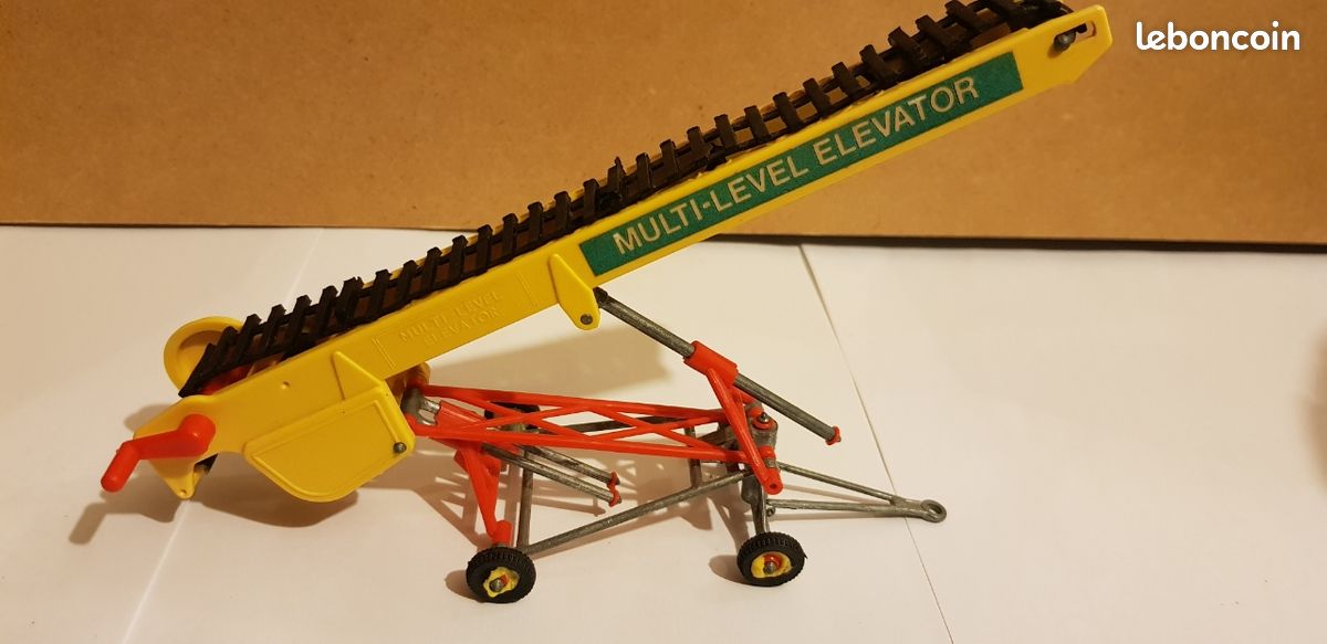 BRITAINS 9564 - Elévateur multi-niveaux (image 2)