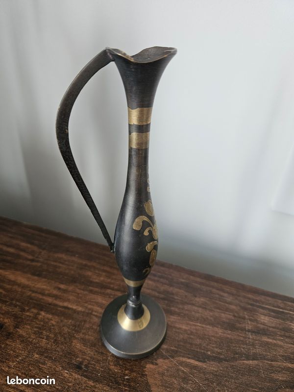 Vase (image 3)