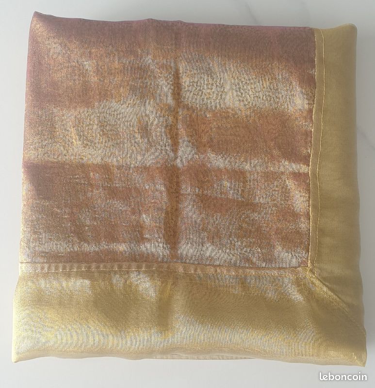 Nappe festive 160x160 or et rose - Fibre métallique - Excellent état (image 4)