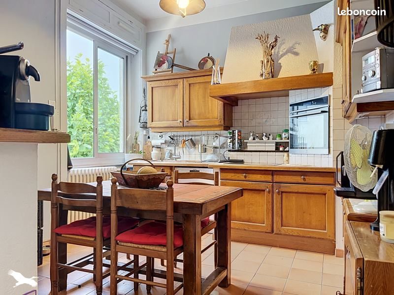 Maison 5 pièces 130 m² · à Champagne-au-Mont-d'Or · 130 m² · 885 700 €