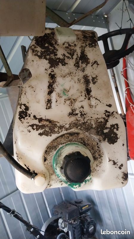 Reservoir john deere x110 (image 1)