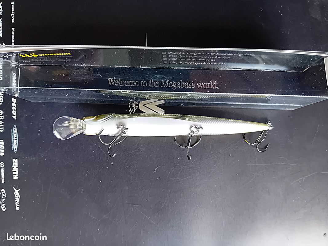 Leurre MEGABASS Vision 110 Junior +1 WAGIN HASU P1 - Leurres durs Carnassiers (11727625