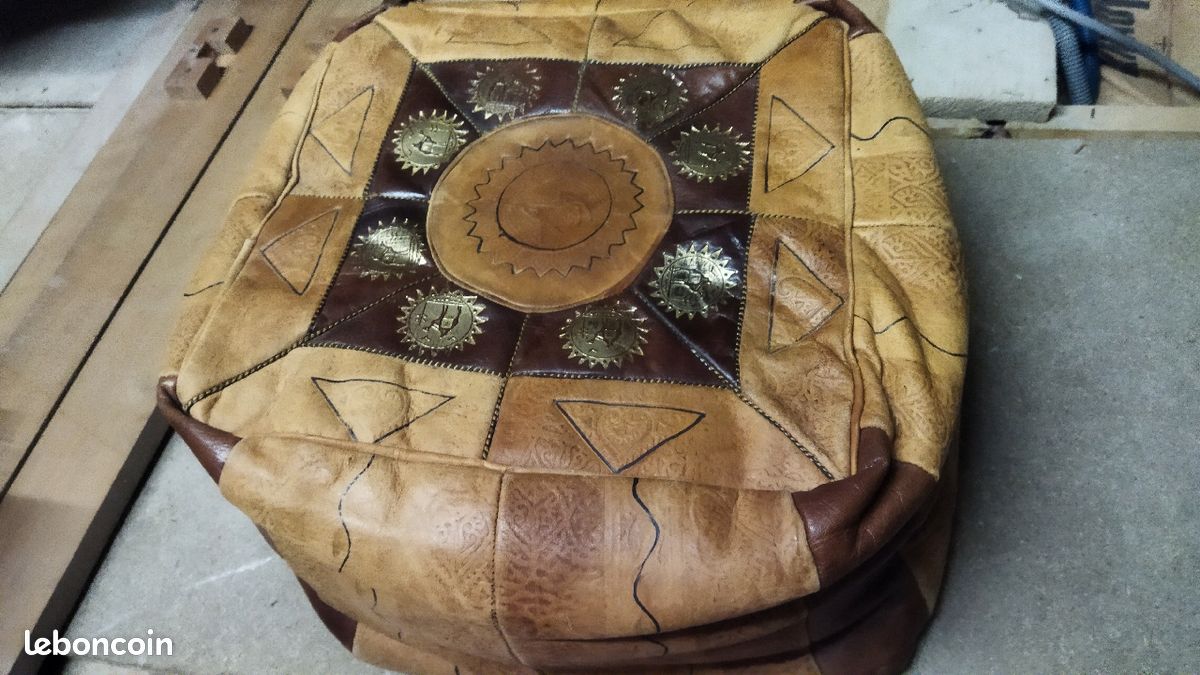 Pouf en cuir (image 1)