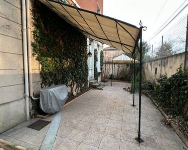 Maison 1 100 000 € - 250 m²
