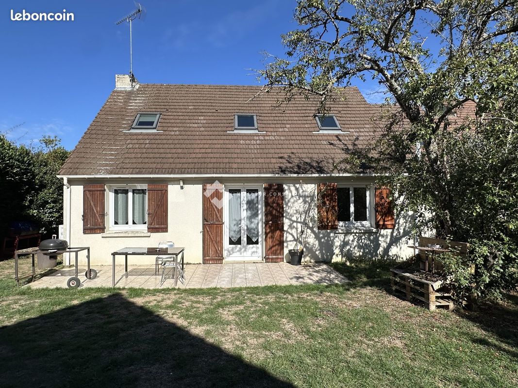 Maison 5 pièces 121 m² · à Nandy · 121 m² · 329 900 €