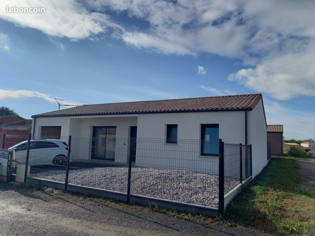 Maison 4 pièces 82 m² · à Essarts-en-Bocage · 82 m² · 950 €/mois