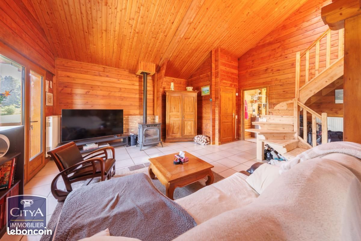 Maison 5 pièces 104 m² · à Aydat · 104 m² · 349 800 €