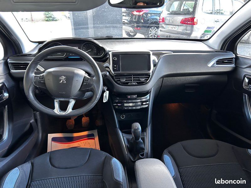 Peugeot 208 (image 5)