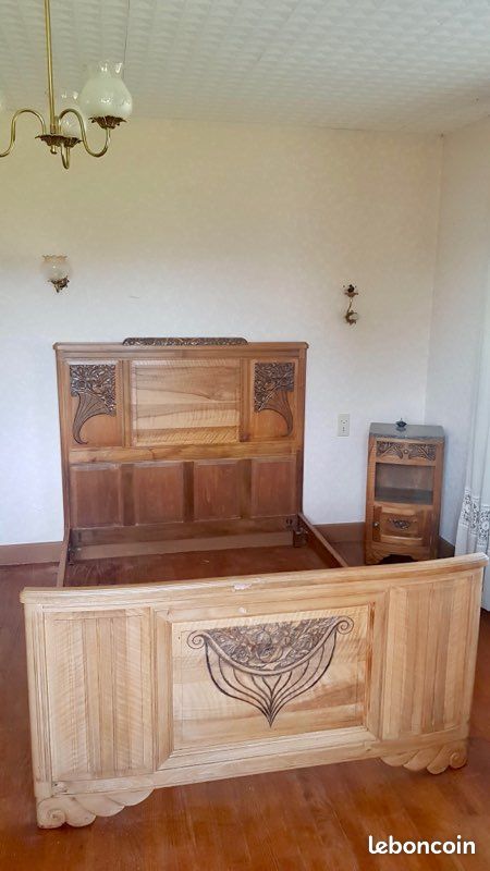 Meubles de lit ancien en bois (image 1)