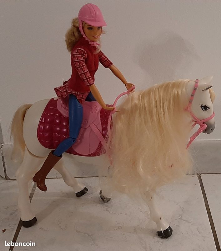 Barbie DreamHorse, barbie et son cheval qui marche Jeux Jouets