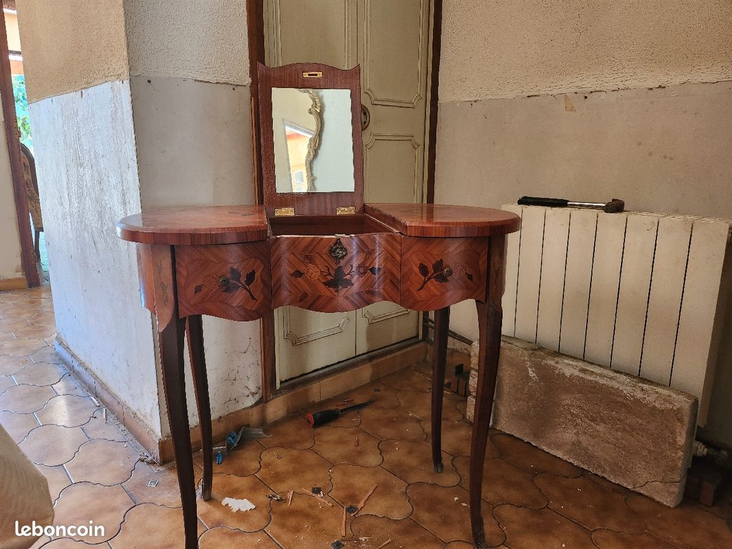 Coiffeuse en bois (image 1)