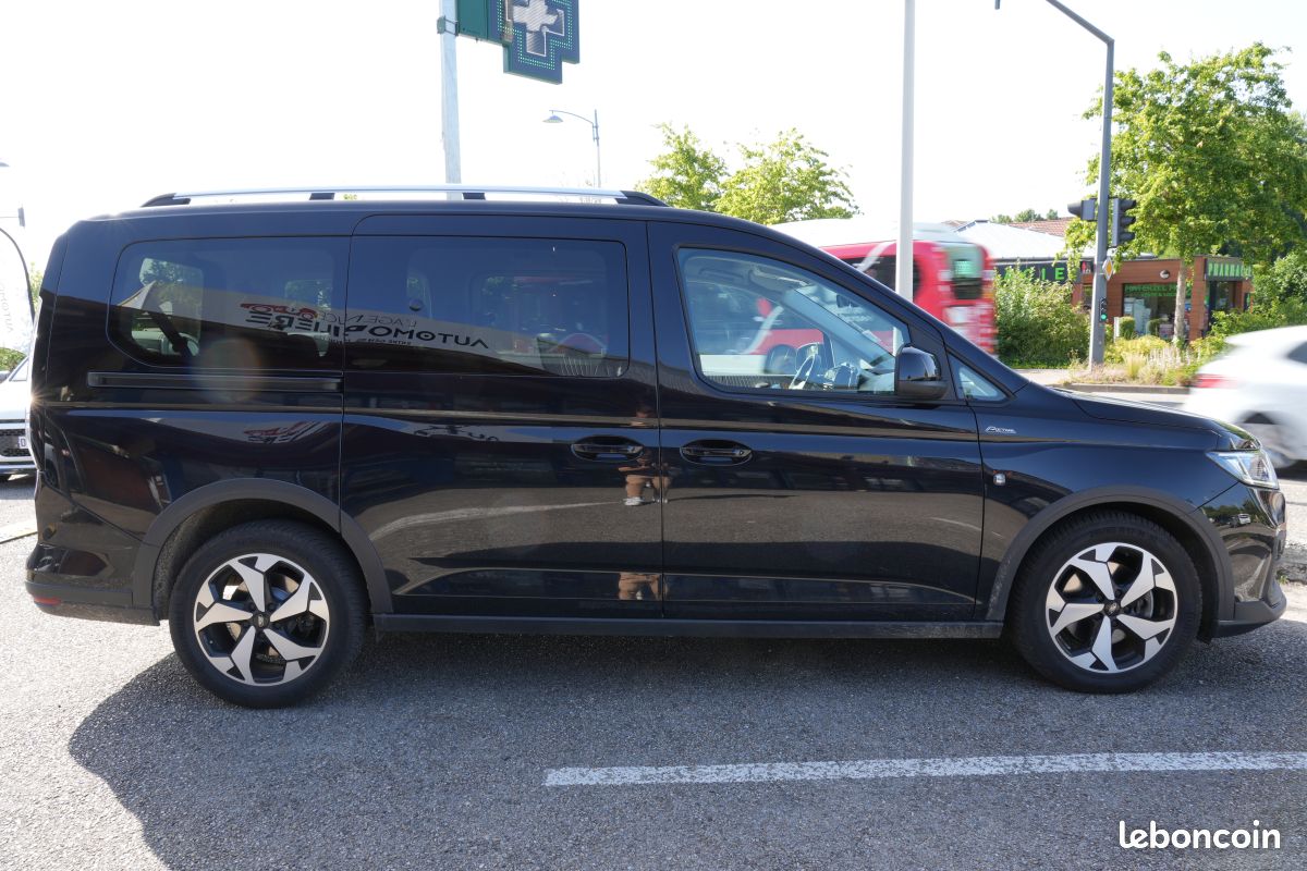 FORD Tourneo CONNECT III L2 2.0 ECOBLUE 122 DCT7 ACTIVE 7 PLACES (image 5)