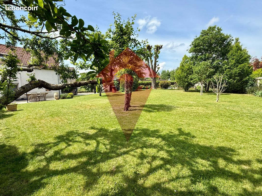 Maison 9 pièces 196 m² · à Crespières · 196 m² · 849 000 €