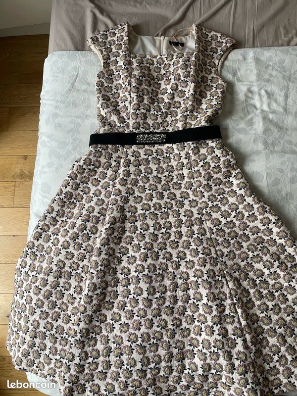 Robe femme en très bon état (image 10)