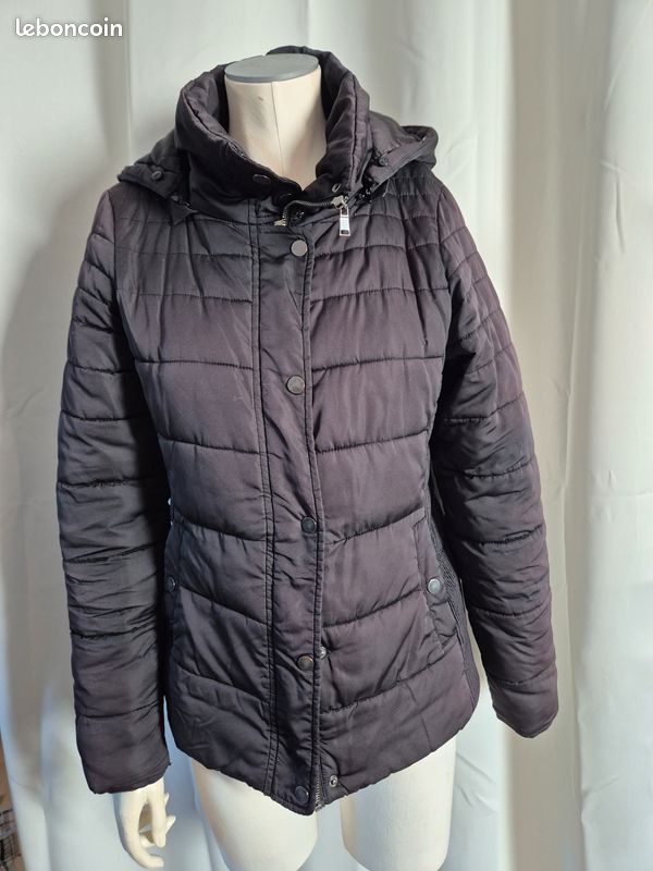 Manteau doudoune femme camaieu avec capuche noir etiquette effacé