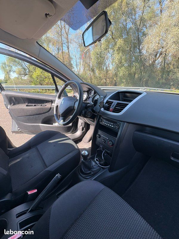 Peugeot 207 1.4 HDI (image 3)
