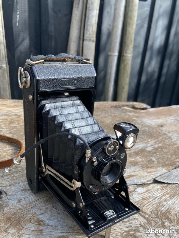 APPAREIL À PHOTO ancien avec objectif Carl Zeiss Jena Biotar 1:1,4 f=7cm EUR 40.000,00 - FR